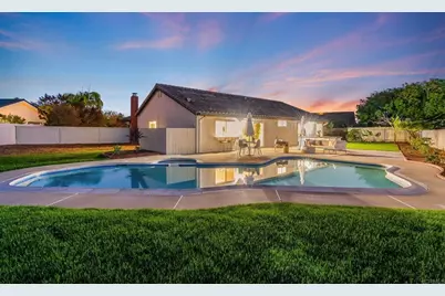 2002 Ladera Court, Carlsbad, CA 92009 - Photo 2