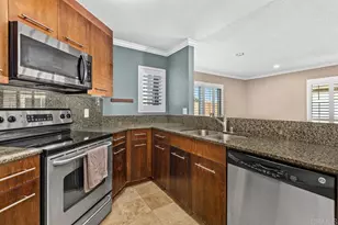 7405 Charmant Dr, San Diego, CA 92122 - Photo 6