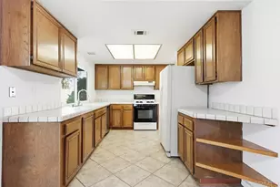 1237 Armstrong Cir, Escondido, CA 92027 - Photo 8