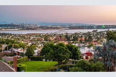 1645 Los Altos, San Diego, CA 92109 - Photo 2