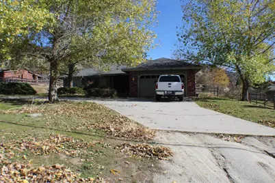 23950 Jacaranda Drive, Tehachapi, CA 93561 - Photo 2