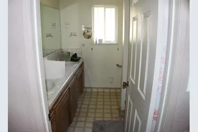 23950 Jacaranda Drive, Tehachapi, CA 93561 - Photo 18