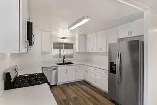 2130 Sunset Dr, Vista, CA 92081 - Photo 10