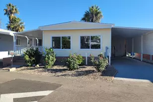 245 W Bobier Dr, Vista, CA 92083 - Photo 2