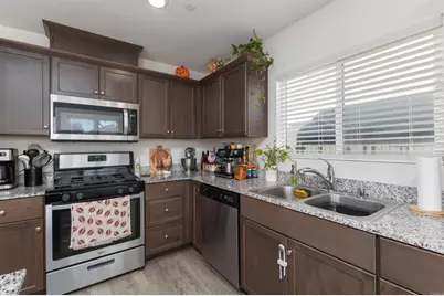 1432 Carolina Court, Hemet, CA 92543 - Photo 8