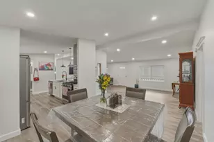 200 S Emerald Dr, Vista, CA 92081 - Photo 8