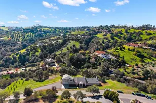 2747 Via Del Robles, Fallbrook, CA 92028 - Photo 2