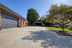 215 N Vulcan Dr, Encinitas, CA 92024 - Photo 12