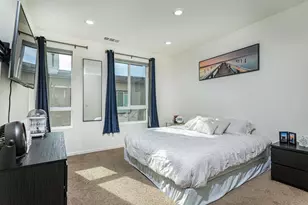 958 Foxwood Ln, Vista, CA 92081 - Photo 16