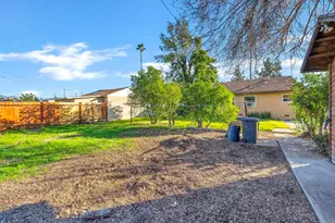 1124 E Campus Way, Hemet, CA 92543 - Photo 18