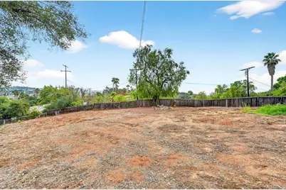 2147 Sunset Drive, Escondido, CA 92025 - Photo 18