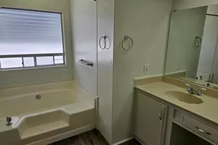 1010 E Bobier Dr, Vista, CA 92084 - Photo 4