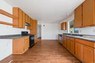 2058 Hawley Dr, Vista, CA 92084 - Photo 8