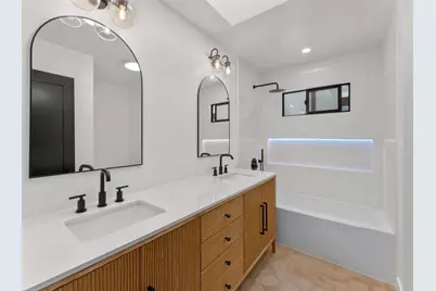 5777 Desert View Dr., La Jolla, CA 92037 - Photo 32