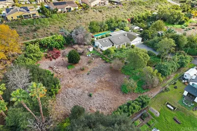 2362 Lone Oak Lane, Vista, CA 92084 - Photo 2