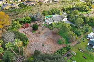 2362 Lone Oak Ln, Vista, CA 92084 - Photo 2