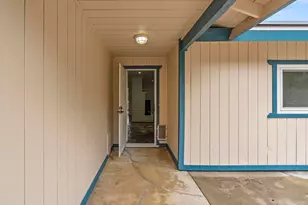 2422 Plumosa Ct, Vista, CA 92081 - Photo 2