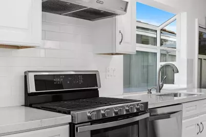 7925 Calle Madrid, Carlsbad, CA 92009 - Photo 20