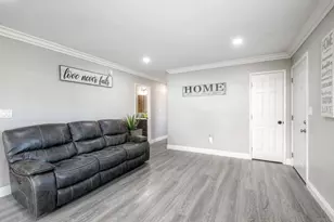 3472 Thunder Dr, Oceanside, CA 92056 - Photo 10