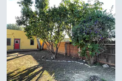 121 E Warner St, Ventura, CA 93001 - Photo 24