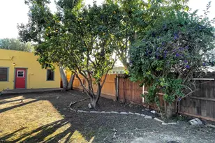 121 E Warner St, Ventura, CA 93001 - Photo 24