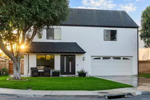 3865 Hibiscus Cir, Carlsbad, CA 92008 - Photo 2