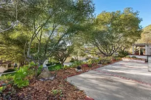 2533 Holly Valley Dr, Vista, CA 92084 - Photo 36