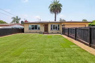 915 Crest View Dr, Vista, CA 92081 - Photo 2