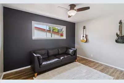 915 Crest View Dr, Vista, CA 92081 - Photo 16