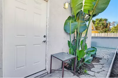 1542 W 17th Street, Los Angeles, CA 90006 - Photo 2
