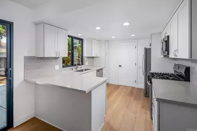 250 258 Hillcrest Drive, Encinitas, CA 92024 - Photo 18