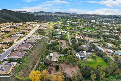 2360 Lone Oak Lane, Vista, CA 92084 - Photo 12