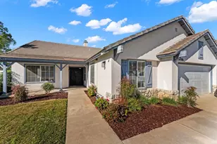 39785 Spinning Wheel Dr, Murrieta, CA 92562 - Photo 4