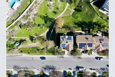 4163 Lake Circle Drive, Fallbrook, CA 92028 - Photo 2