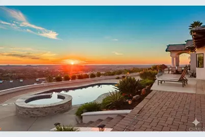 1966 Las Lomas, Vista, CA 92084 - Photo 2