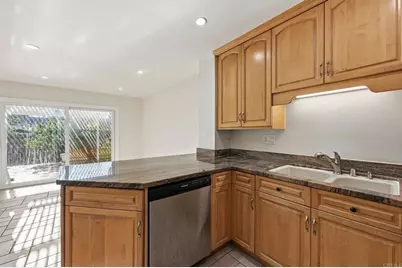 819 Daphne Court, Carlsbad, CA 92011 - Photo 14
