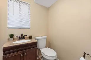 921 Lemon Ave, Vista, CA 92084 - Photo 8
