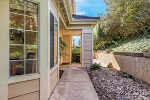 5602 Roundtree Pl, Westlake Village, CA 91362 - Photo 4