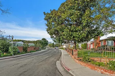 8068 El Manor, Los Angeles, CA 90045 - Photo 32