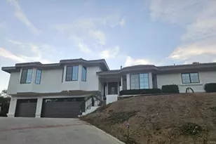 28124 Mountain Meadow Rd, Escondido, CA 92026 - Photo 2