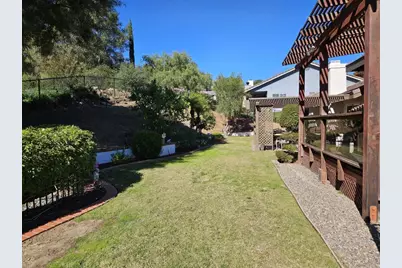 28124 Mountain Meadow Road, Escondido, CA 92026 - Photo 6