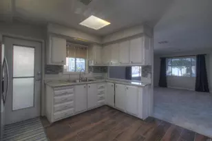 211 N Citrus Ave, Escondido, CA 92027 - Photo 6