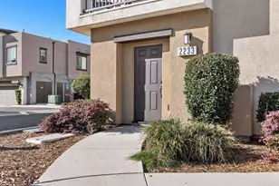 2233 Solara Ln, Vista, CA 92081 - Photo 2