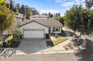 1387 Longfellow Rd, Vista, CA 92083 - Photo 4