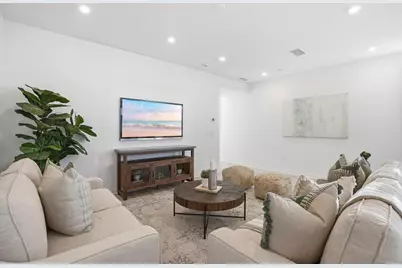 1700 Laurelwood Way, Oceanside, CA 92056 - Photo 10