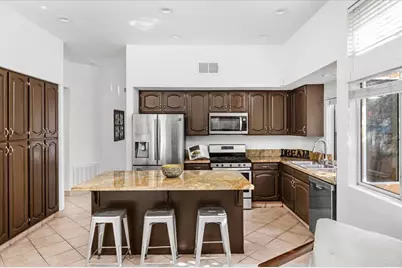 2077 Tiffany Dr, Oceanside, CA 92056 - Photo 14