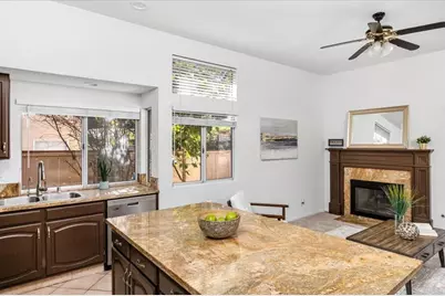 2077 Tiffany Dr, Oceanside, CA 92056 - Photo 10