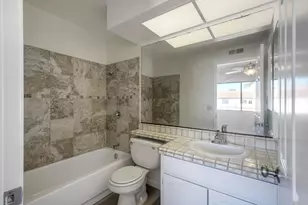 907 Hickory Ct, Carlsbad, CA 92011 - Photo 18