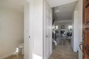 907 Hickory Ct, Carlsbad, CA 92011 - Photo 6