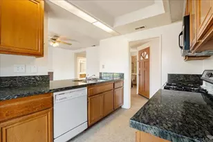 6956 Sandpiper Pl, Carlsbad, CA 92009 - Photo 12